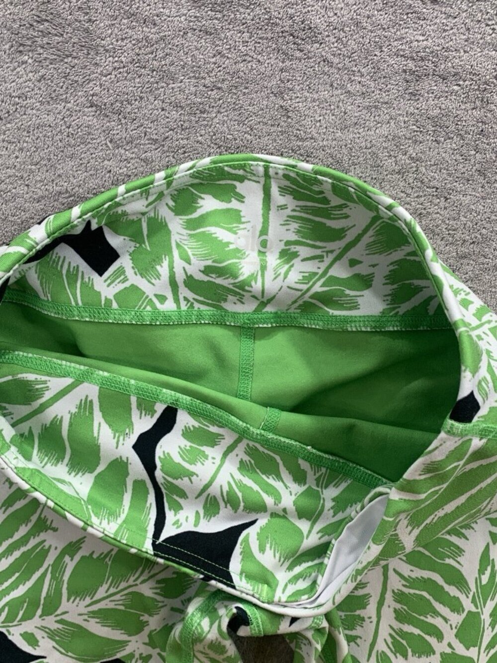 Alo Yoga Leggings Women’s Medium Green Palm Springs Glow Stick Air Brush Cropped - Picture 8 of 12
